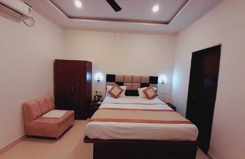 Varanasi Hotel | The Golden Palace