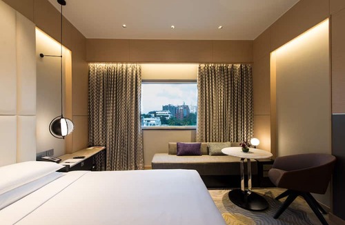 Bangalore City Center Hotel | Vivanta Bengaluru Residency Road