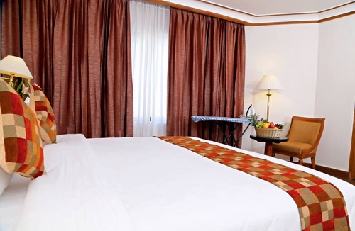 Kaloor Hotel | Gokulam Park