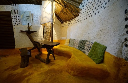 Pilerne Bed & Breakfast | Saraya Art Cafe B&B