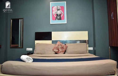 Sector 15 Hotel | Qotel Hotel Church House Rohini Sector15