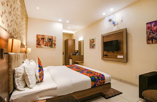Kharar Hotel | Fabhotel Prime Florida