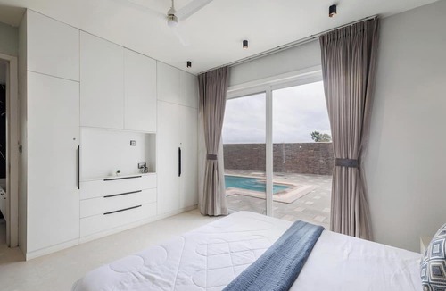 Doddaballapur Villa | Celeste Sapphire Pool Nr Nandi Hills Vegonly