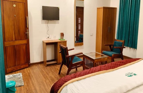 Periyur Hotel | Meenam Homestay