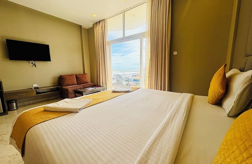 Puri Hotel | Hotel nr. Marine Drive Puri Bay Suites