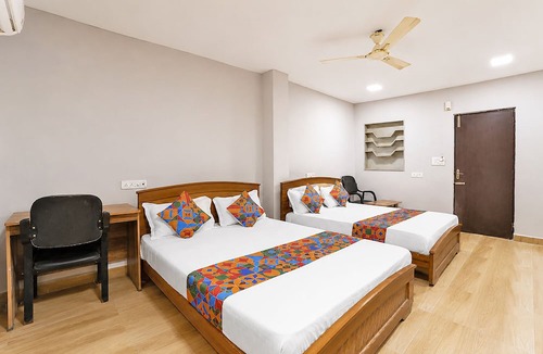 Velachery Hotel | Fabhotel Moon Stay - Nr Urappakkam Railway Station