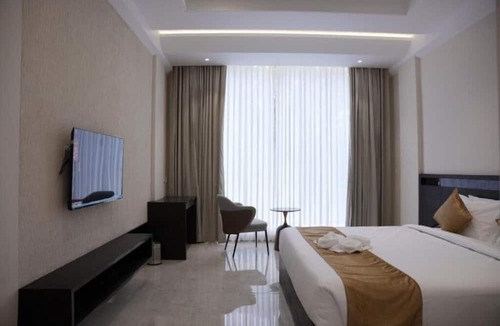 Kunnamkulam Resort | ALBA REGENCY