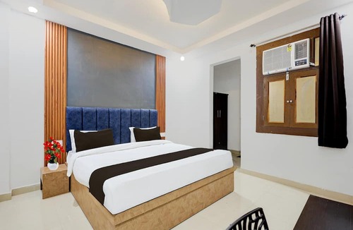 Kanpur House | Classic Townhouse Geeta Nagar Metro