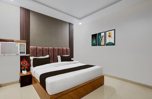 Kanpur House | Classic Townhouse Geeta Nagar Metro