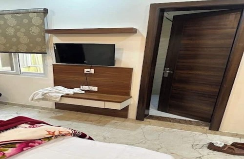 Hapur Hotel | Crown Palace Hotel & Restaurant