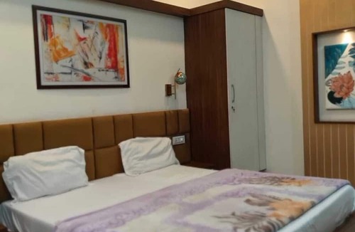 Hapur Hotel | Crown Palace Hotel & Restaurant