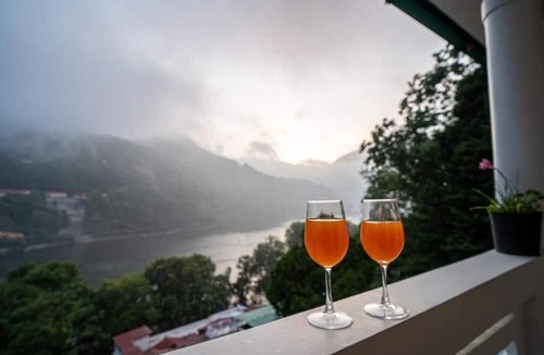 Mallital Apartment | Alaya Stays Headingly Suite Lake Facing