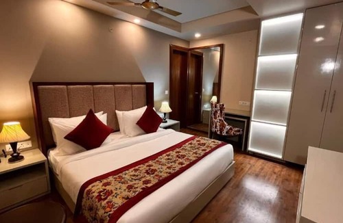 Anand Vihar Hotel | Hotel IP Royal By Qotel
