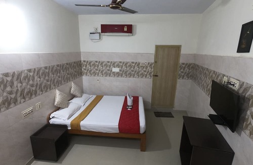 Nanganallur House | Just Guest House