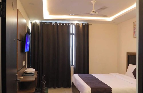 Ghaziabad Hotel | The Royal Casa Hotel And Banquet