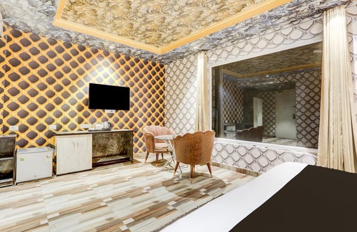 Bareilly House | Deluxe Palette Bareilly Bellazio Suites