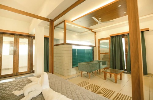 Vypin Hotel | 36 Palms - Sun and Sand