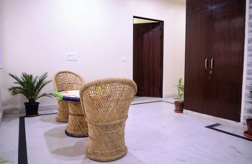 Amer Fort Road Hotel | Hotel Roselle Heights