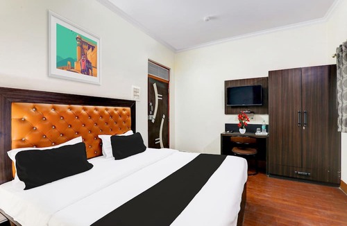 Alambagh House | Premium Collection O Alambagh BM Palace