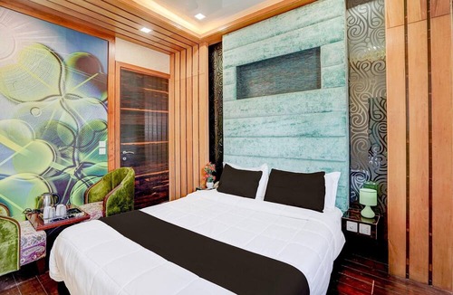 Kanpur House | Super Deluxe Room Palette Swaroop Nagar Shanti Kutir