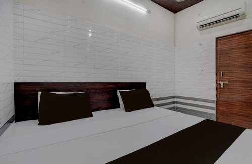 Mathura House | Deluxe Krishna Janam Bhoomi