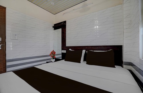 Mathura House | Deluxe Krishna Janam Bhoomi
