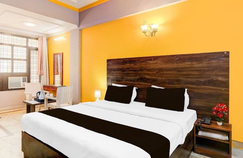 Indira Nagar House | Super Deluxe Room Vibrant Inn
