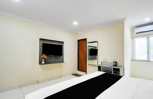 Shamshabad House | Deluxe Hotel Blue Petals