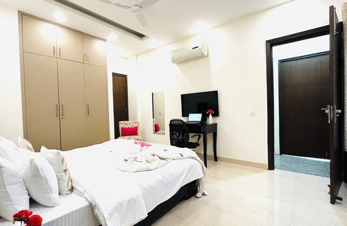 DLF City Apartment | Olive Service Apartments - DLF Cyber City