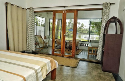 Kuzhuppilly Villa | Vala House
