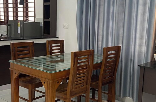Kochi Apartment | 2BHK Ground floor Fully furnished house near Aster Medcity