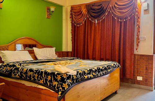 Old Manali Cottage | Suraj Cottage by The Himalayan Stories