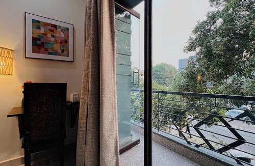 DLF City Apartment | Bluo Stays - DLF Cybercity