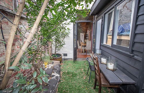 Fitzroy Cottage | Fitzroy cottage-10pax. 10mins City CBD