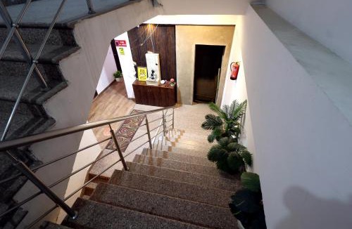 Vasundhara Hotel | Hotel Golden Inn At Sector 15