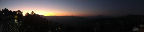 Almora Hotel | Hotel Almora Inn