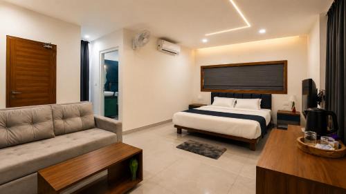Sulthan Bathery House | Paddy Trails Nature Retreat Wayanad - Paddy Fields & Sunflower Gardens