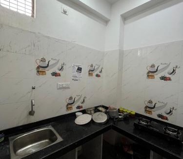 Nathdwara Apartment | Sri G HomeStay Private 2BHK Nathdwara, 1 KM from Highway