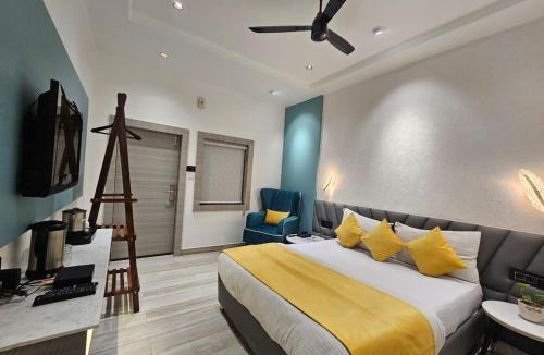 Bareilly Hotel | East Lite Hotel