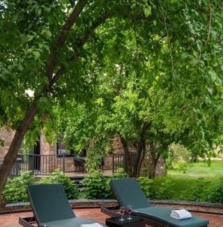 Chomu Villa | Hathnoda Bagh Cottage within a Mini Resort with Open Shower, Shared Pool, Restaurant, Sit Out & Garden