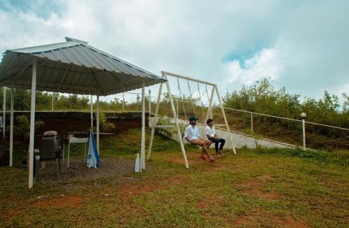 Vagamon Resort | White Stone Vagamon Hilltop Cottage