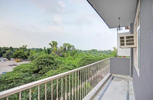 Hauz Khas Village Hotel | Hotel O The Premium Villa