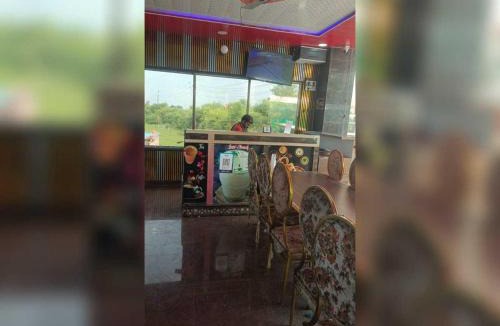 Kadipur Hotel | SPOT ON VIJAY BHEEM HOTEL AND RESTAURANT