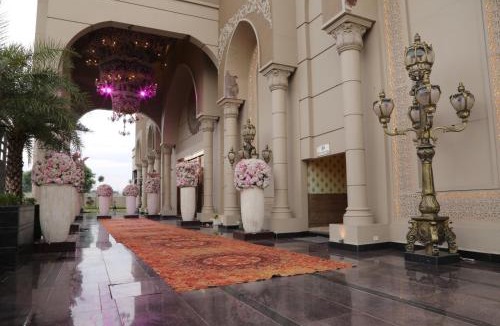 Meerut Hotel | La Flora Resort