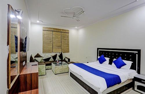 Sector D Hotel | Hotel Poonam Comforts - Near ILBS Hospital