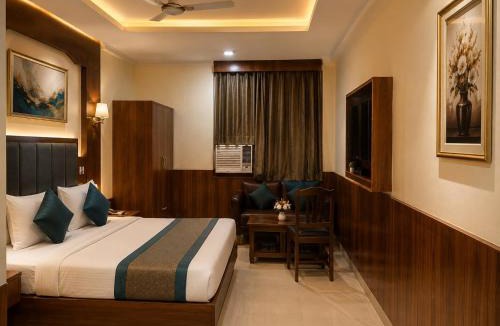 South West House | Ballamounts Blue Hotel Near IGI Delhi Airport - Free Breakfast and Dinner complementry