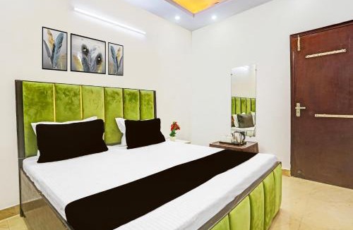 Sainik Farm Hotel | Hotel O KD 111 Shivam Residency