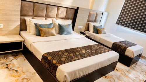 Taj Ganj Hotel | Hotel The Grand Shelter Elite Most Luxury Air Condition Rooms With Free Parking And Wifi ! Highly Recommended Hotel Near Taj Mahal
