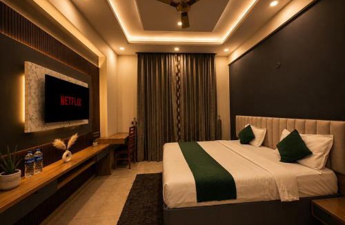 Auli Apartment | Cozycostays Netflix & Chill