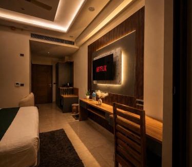 Auli Apartment | Cozycostays Netflix & Chill